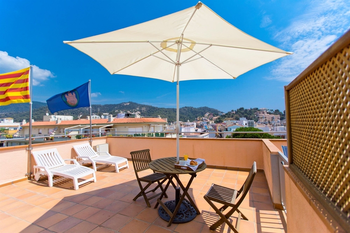 Imagen de los exteriores del Hotel Sm Turissa. Foto 14