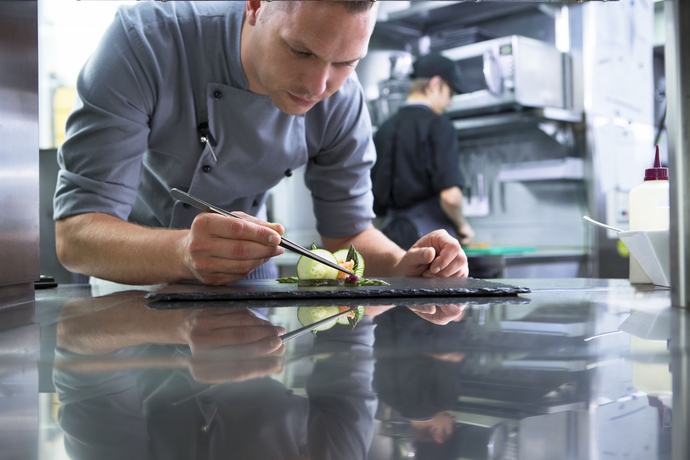 Imagen del bar/restaurante del Hotel Small Luxury Ambassador Zürich. Foto 3