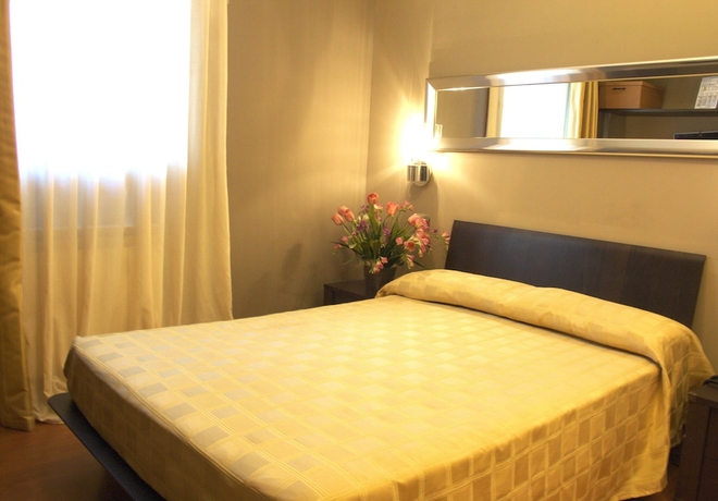 Imagen de la habitación del Hotel Small Royal. Foto 10