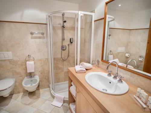Imagen de la habitación del Hotel Small & Beautiful Gnaid. Foto 5