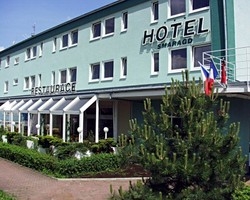 Imagen de los exteriores del Hotel Smaragd. Foto 3