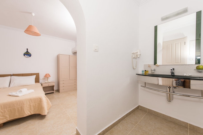 Imagen de la habitación del Hotel Smaragdi. Foto 3