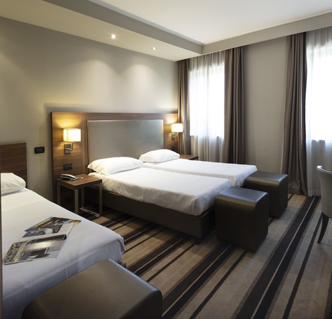 Imagen de la habitación del Hotel Smart Holiday. Foto 12