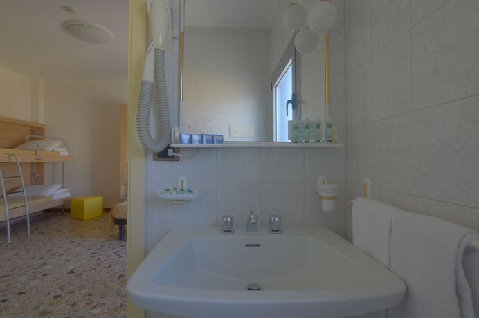 Imagen de la habitación del Hotel Smart Mediterraneo. Foto 5