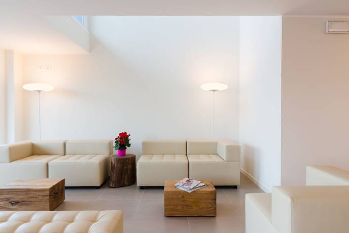 Imagen de los interiores del Hotel Smart Mediterraneo. Foto 20