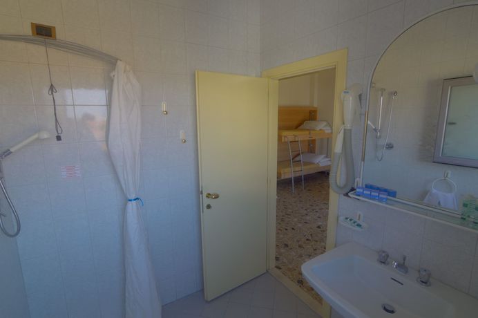 Imagen de la habitación del Hotel Smart Mediterraneo. Foto 16