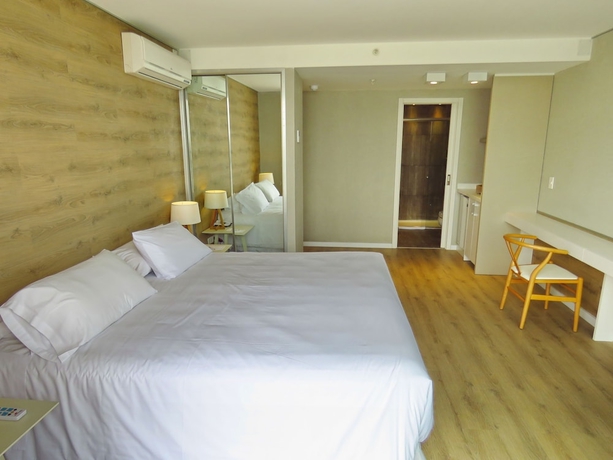 Imagen de la habitación del Hotel Smart Montevideo. Foto 12