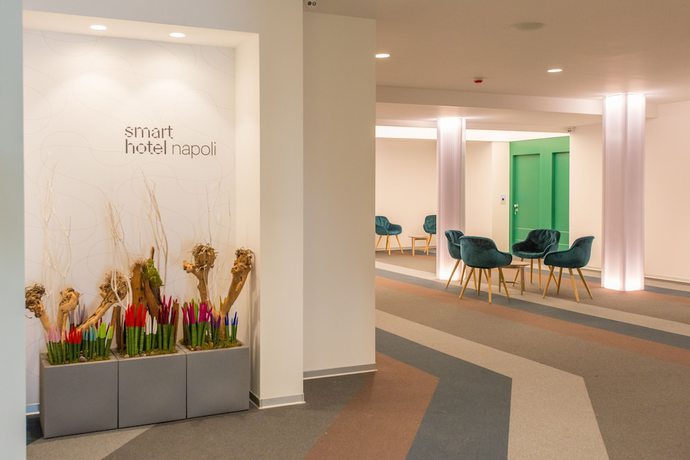 Imagen de los interiores del Hotel Smart Napoli. Foto 7