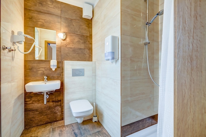 Imagen de la habitación del Hotel Smart2stay Pod Lipami. Foto 17