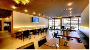 Imagen del bar/restaurante del Hotel Smart-Hotel. Foto 3