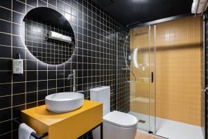 Imagen de la habitación del Hotel Smartr Valencia Turia. Foto 4