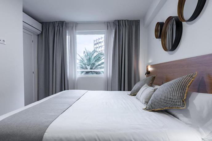 Imagen de la habitación del Hotel Smartr Valencia Turia. Foto 10