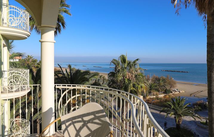 Imagen de la habitación del Hotel Smeraldo Suites and Spa. Foto 12