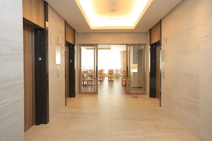 Imagen de los interiores del Hotel Smile Premium Sapporosusukino. Foto 18
