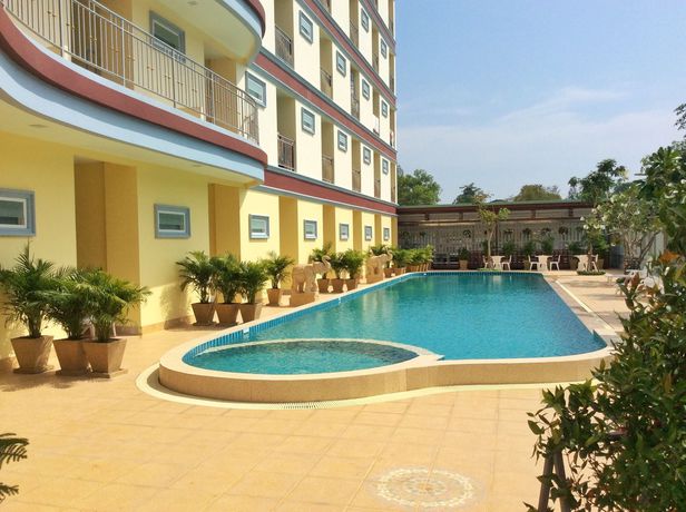 Imagen de la piscina del Hotel Smile Residence. Foto 16