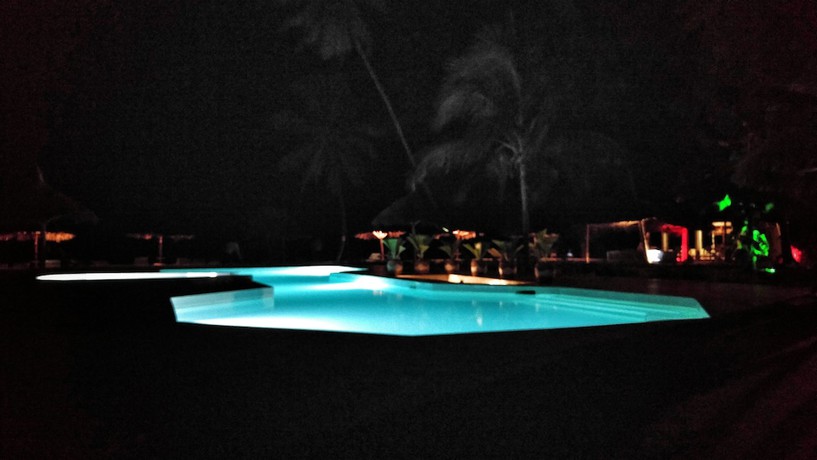 Imagen de la piscina del Hotel Smiles Beach. Foto 20