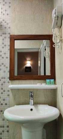 Imagen de la habitación del Hotel Smiles Stone Town. Foto 5