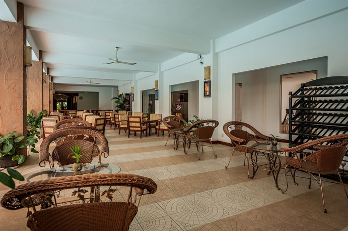 Imagen del bar/restaurante del Hotel Smiling. Foto 4