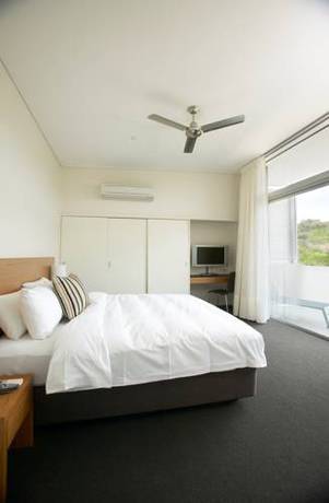 Imagen de la habitación del Hotel Smiths Beach Resort. Foto 6