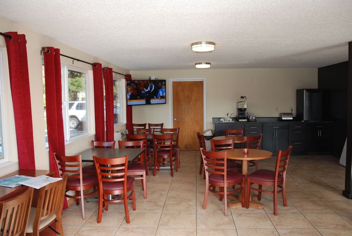 Imagen de los interiores del Hotel Smokey Point Motor Inn. Foto 18