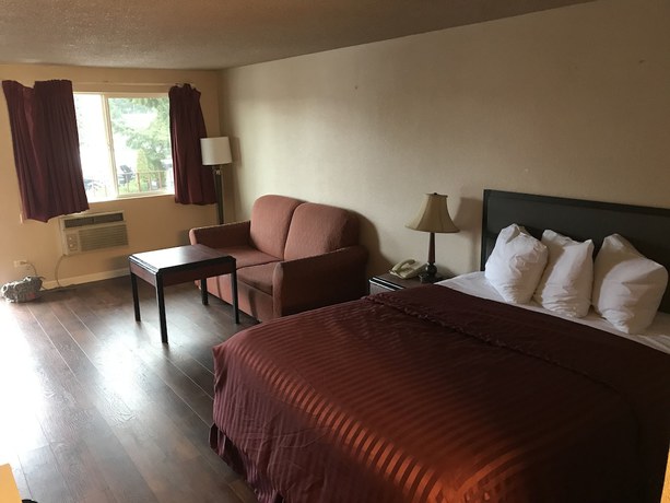 Imagen de la habitación del Hotel Smokey Point Motor Inn. Foto 10