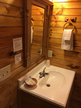 Imagen de la habitación del Hotel Smoky Falls Lodge. Foto 13