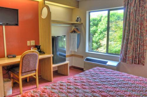 Imagen de la habitación del Hotel Smoky Mountain Inn & Suites. Foto 5