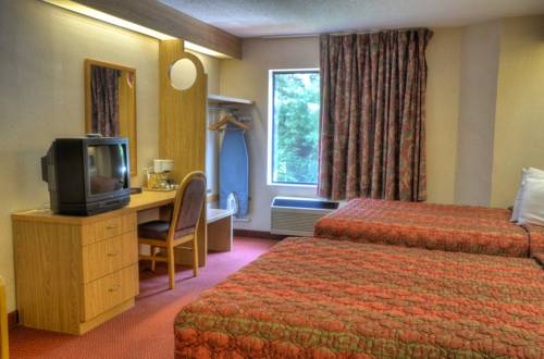 Imagen de la habitación del Hotel Smoky Mountain Inn & Suites. Foto 8