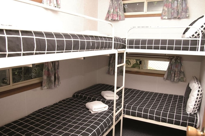 Imagen de la habitación del Hotel Smugglers Cove Holiday Village. Foto 3