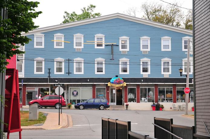 Imagen general del Hotel Smugglers Cove Inn. Foto 9