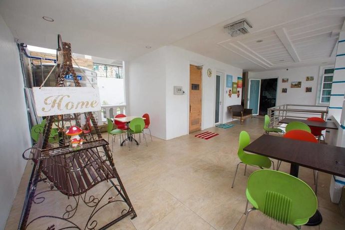 Imagen de los exteriores del Hotel Smurf Inn Homestay. Foto 15
