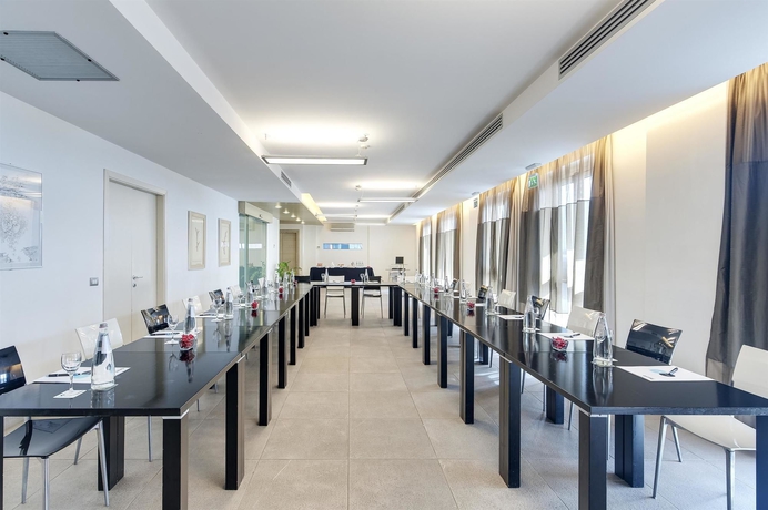 Imagen de los interiores del Hotel Smy Aran Blu Roma Mare. Foto 14