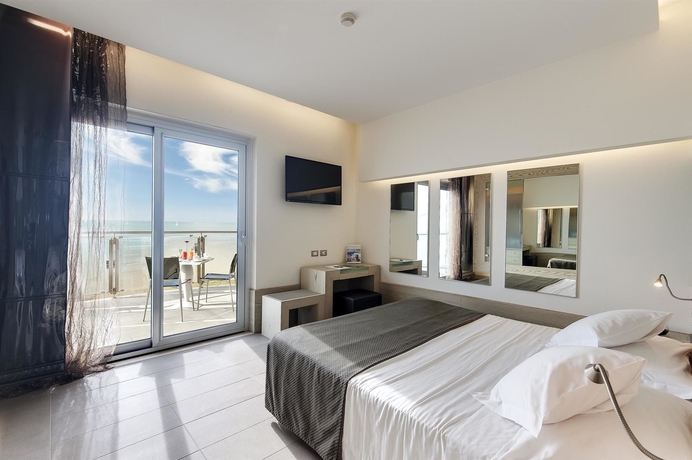 Imagen de la habitación del Hotel Smy Aran Blu Roma Mare. Foto 10