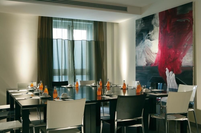 Imagen de los interiores del Hotel Smy Aran Blu Roma Mare. Foto 15