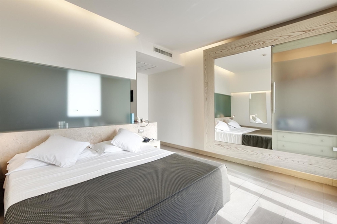 Imagen de la habitación del Hotel Smy Aran Blu Roma Mare. Foto 12
