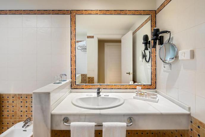 Imagen de la habitación del Hotel Smy Isla Cristina. Foto 4