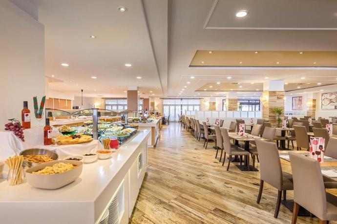 Imagen del bar/restaurante del Hotel Smy Isla Cristina. Foto 2