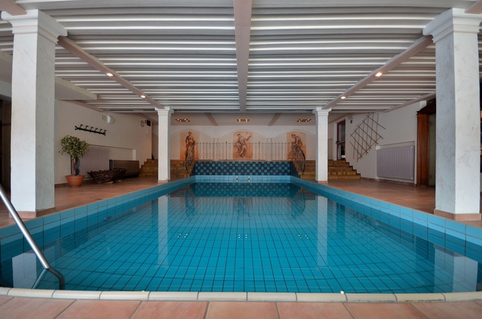 Imagen de la piscina del Hotel Smy Koflerhof Wellness and Spa Dolomiti. Foto 12