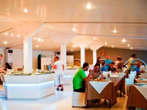 Imagen general del Hotel Smy Mediterranean White Santorini. Foto 4