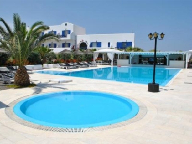 Imagen general del Hotel Smy Mediterranean White Santorini. Foto 6