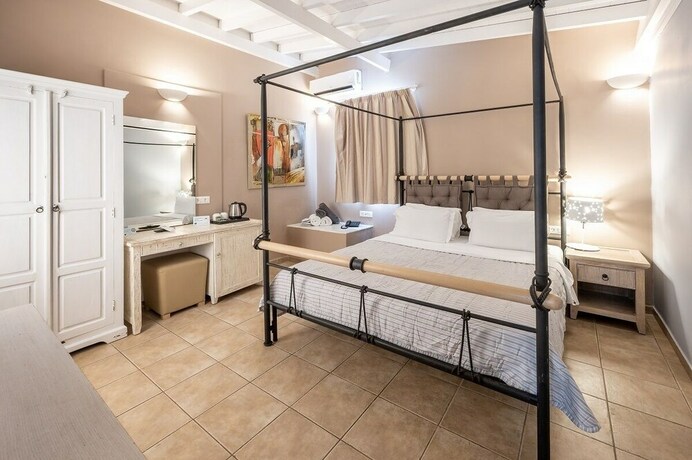 Imagen general del Hotel Smy Santorini Suites and Villas. Foto 10