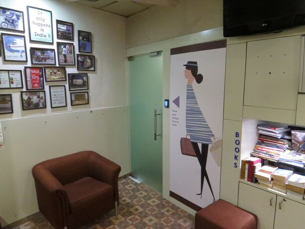 Imagen del bar/restaurante del Hotel Smyle Inn. Foto 11