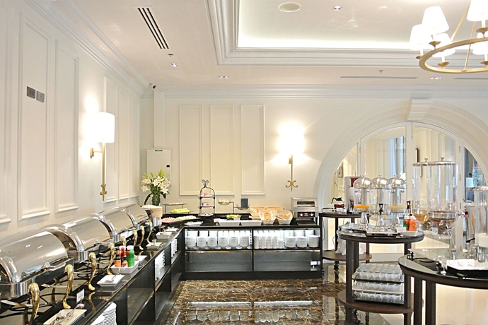 Imagen del bar/restaurante del Hotel Sn Plus - Sha Plus. Foto 3