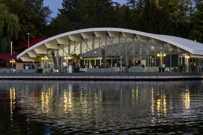 Imagen de los exteriores del Hotel Snagov Club. Foto 12