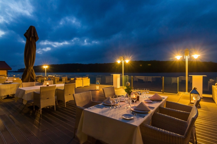 Imagen del bar/restaurante del Hotel Snagov Club. Foto 5