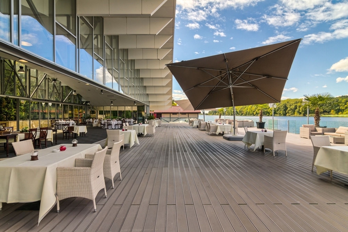 Imagen del bar/restaurante del Hotel Snagov Club. Foto 6