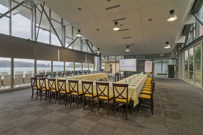 Imagen de los interiores del Hotel Snagov Club. Foto 14