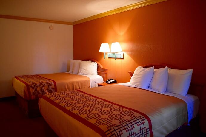 Imagen de la habitación del Hotel Snelling Motel. Foto 16