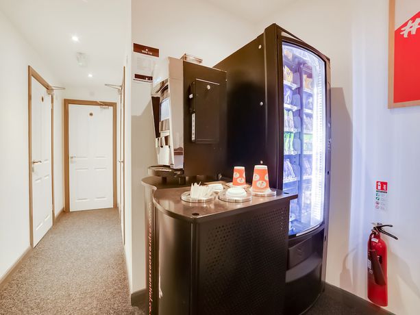 Imagen de los interiores del Hotel Snooze, Corby. Foto 20