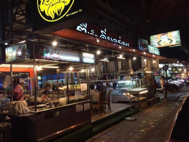 Imagen del bar/restaurante del Hotel Snoozzotel. Foto 9